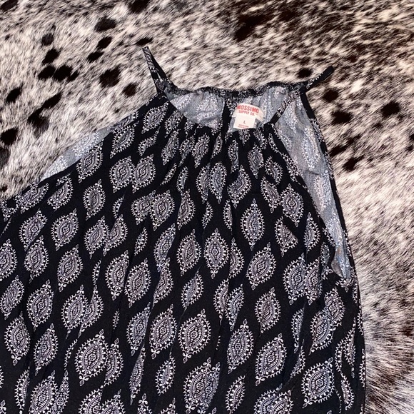 Button Back Romper - Picture 4 of 6